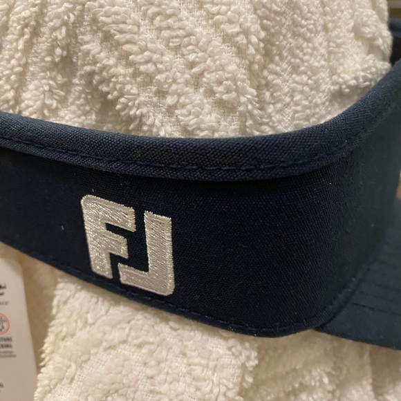 Titleist Pro V1 Dark Blue Visor - Picture 5 of 9